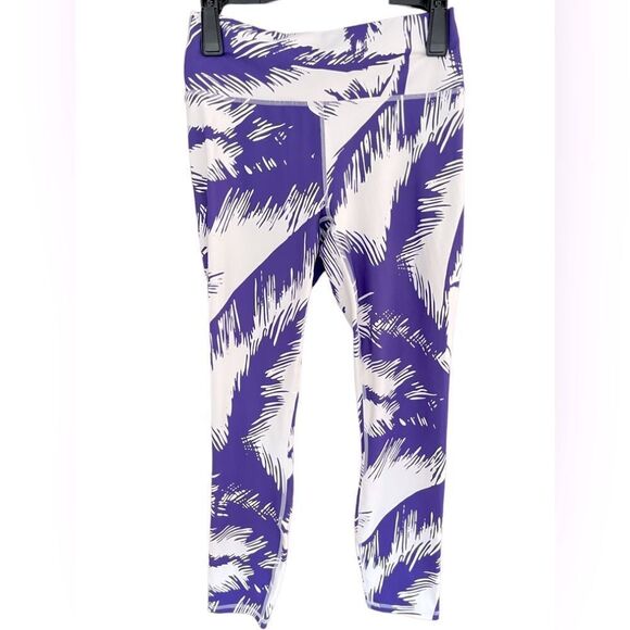 Fabletics High-Waisted Leggings Printed
PureLuxe 7/8 Size M Paradiso - Picture 5 of 7
